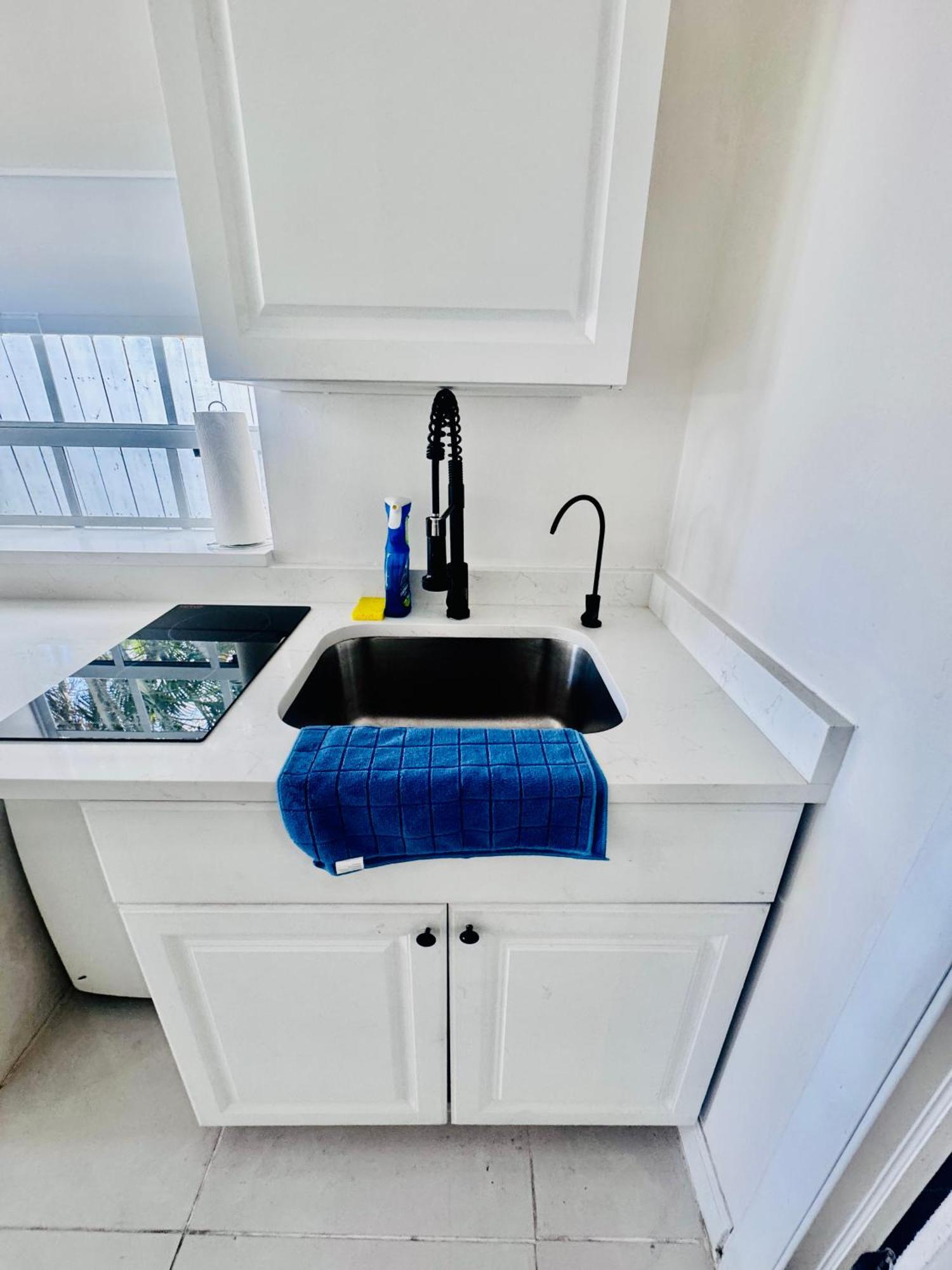 Modern Home - Termpurpedic Queen Bed, Laundry, Free Parkging, Ev Tesla ฮอลลีวูด ภายนอก รูปภาพ