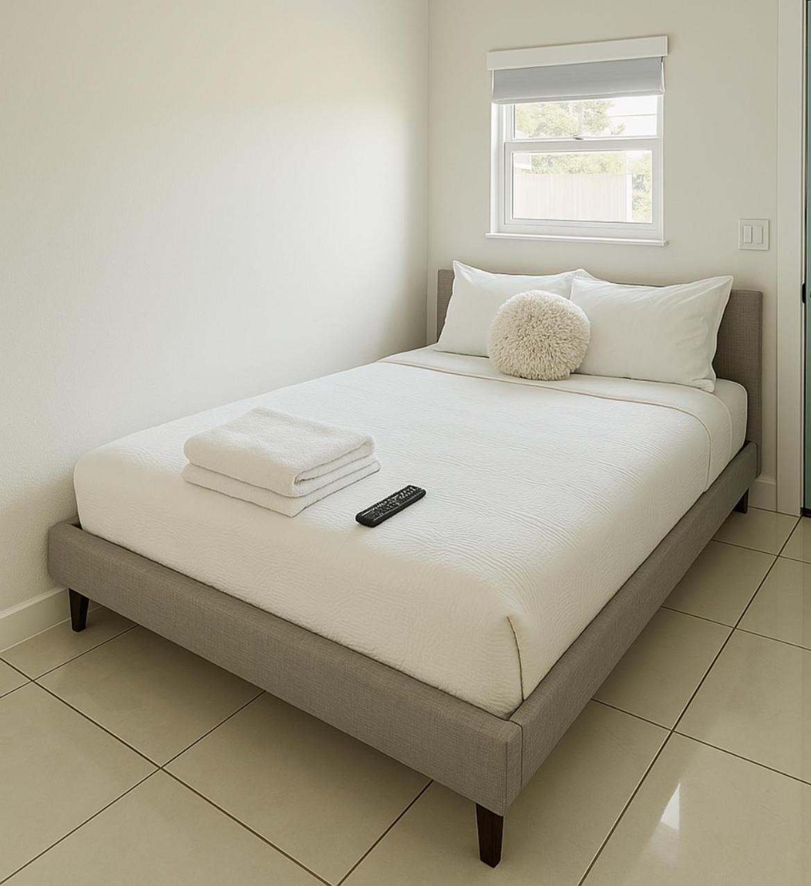 Modern Home - Termpurpedic Queen Bed, Laundry, Free Parkging, Ev Tesla ฮอลลีวูด ภายนอก รูปภาพ